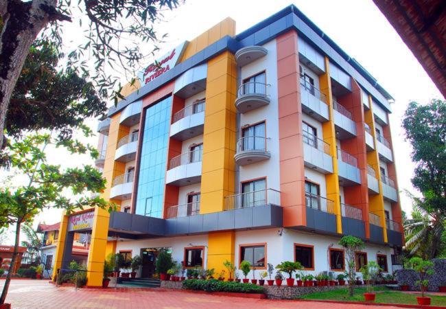 Royal Riviera Hotel Kumarakom Exterior foto